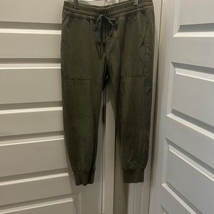 CAbi Marathon Jogger, army green, size med